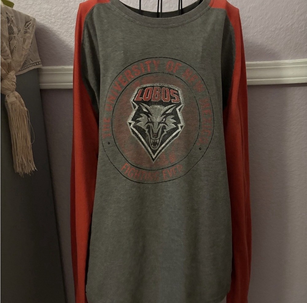 UNM Lobos Gray/Red Raglan Long Sleeve T-Shirt Size Large