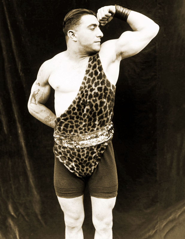 1916 Circus Strongman Old Photo 8.5