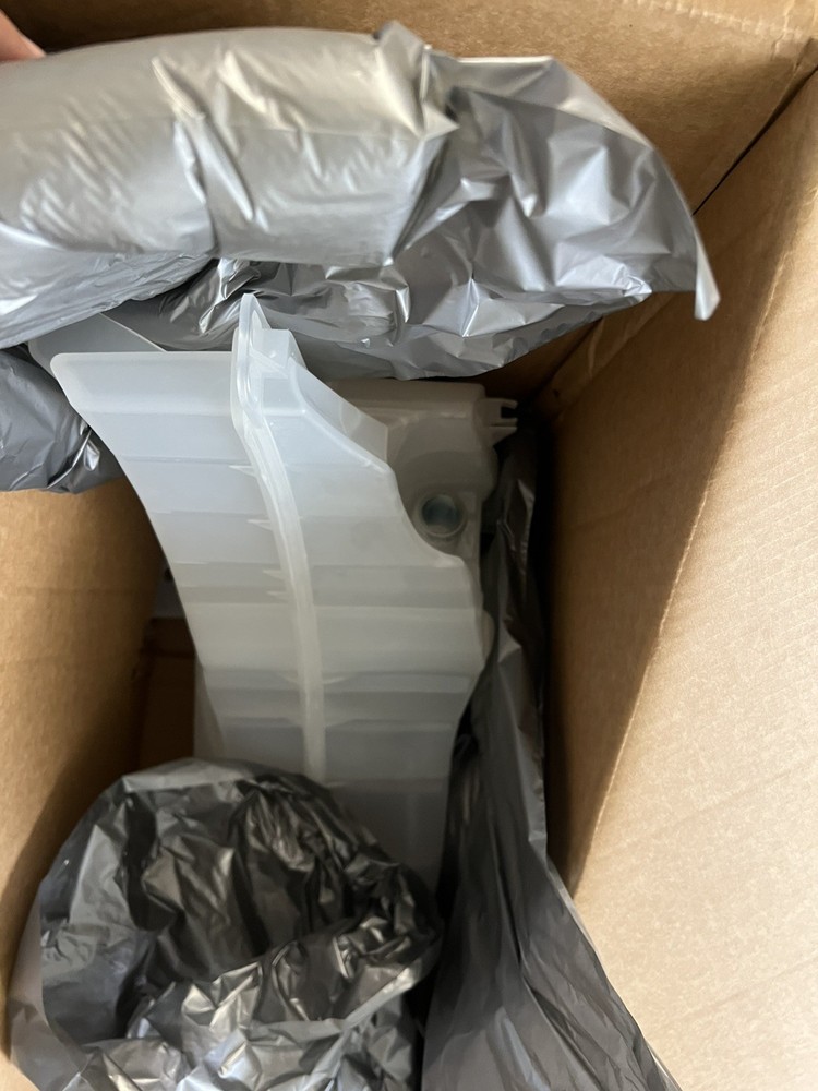 Replacement Coolant Reservoir Tank - Compatible with Freightliner Vehicles - ...