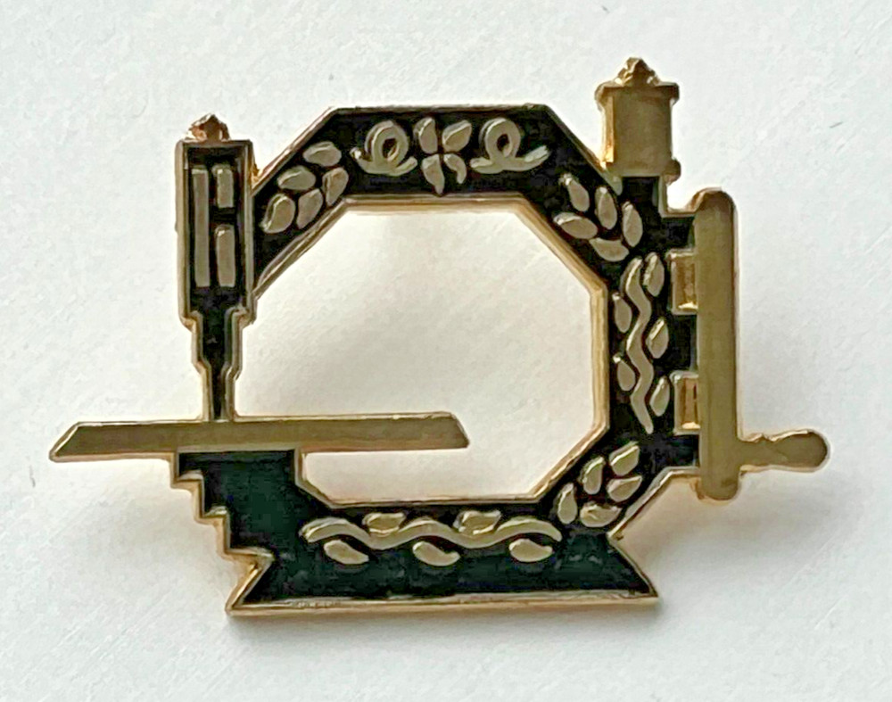 Vintage Antique Sewing Machine Clotilde # 7 Gold Tone Metal & Black Enamel Pin