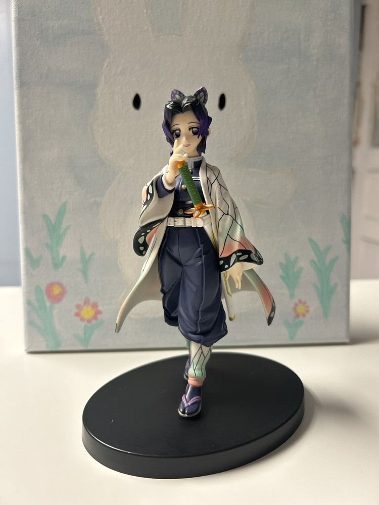 Demon Slayer Shinobu Kocho Figure Banpresto anime stand