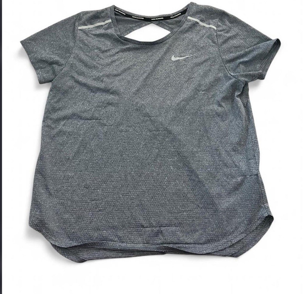 Nike Running Women's Gray Reflective Lightweight Short Sleeve Crew Neck T-Shirt