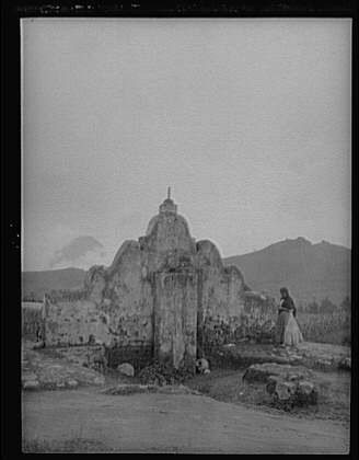 Travel views,fountains,structures,nitrates,Cuba,Guatemala,Arnold Genthe,1899