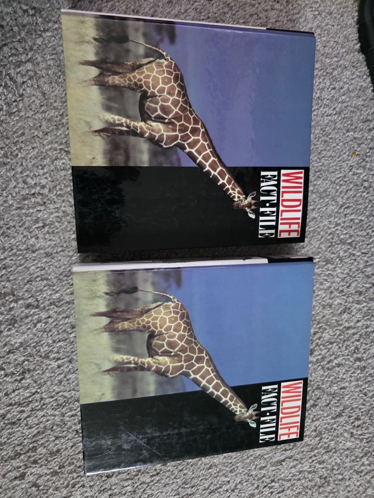 Wildlife Fact-File Encyclopedia Lot of 2 Binders 1993 Animal Cards