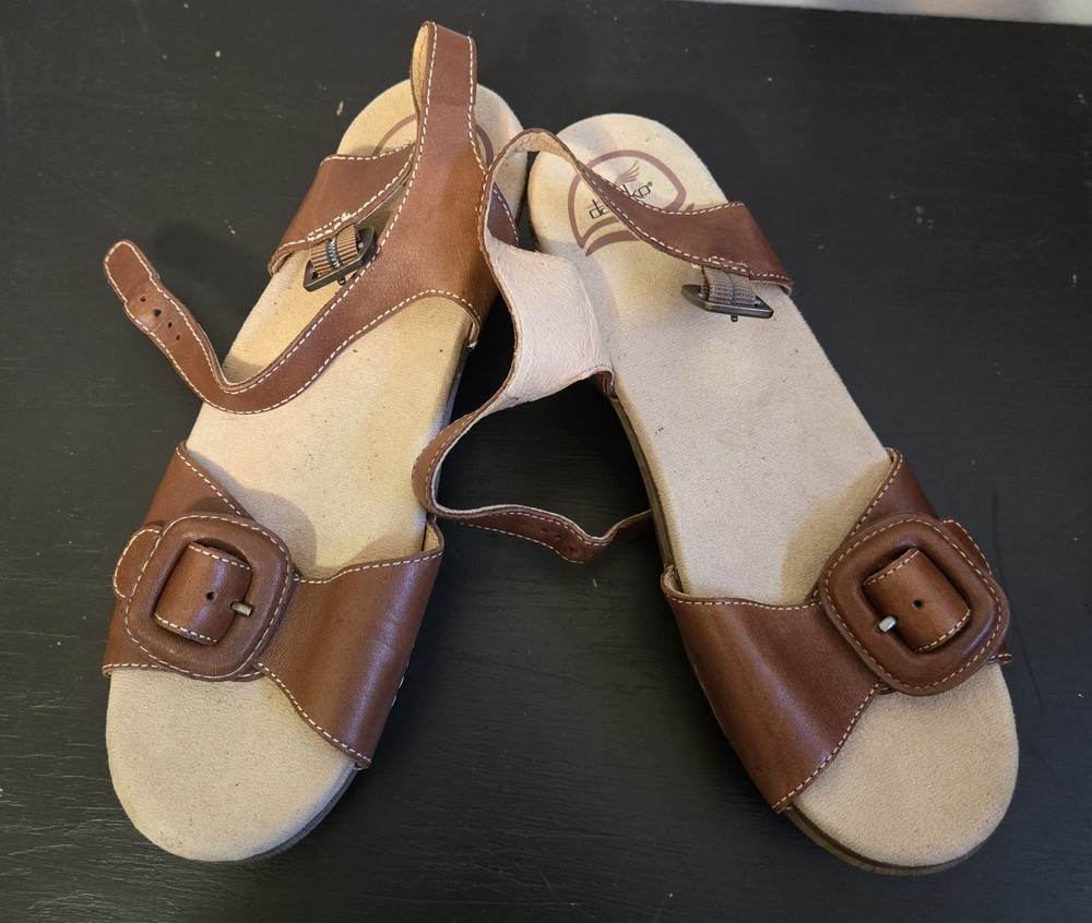 Dansko Women’s Brown Leather Sandals 2” Heel Adjustable Straps Size 38 or 7.5/8