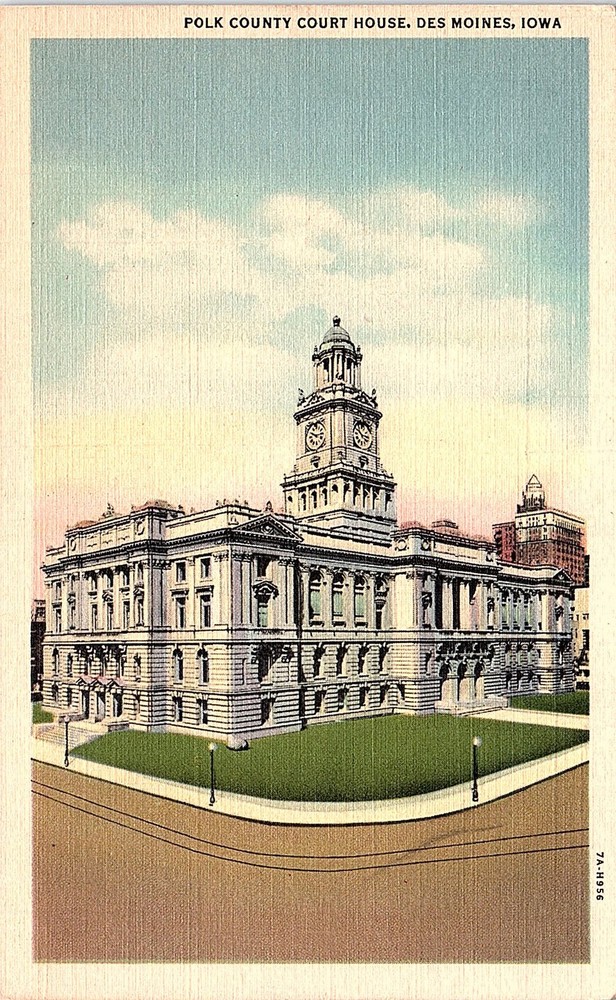 Postcard COURT HOUSE SCENE Des Moines Iowa IA m/09 AI5981