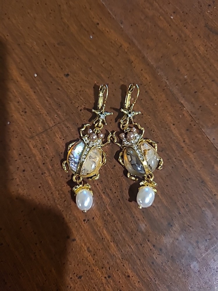 vtg gold tone MOP scarab beetle dangle earrings