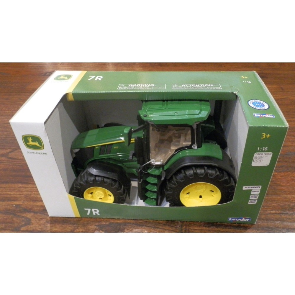 Bruder 1:16 Scale John Deere 7R Tractor New in Box