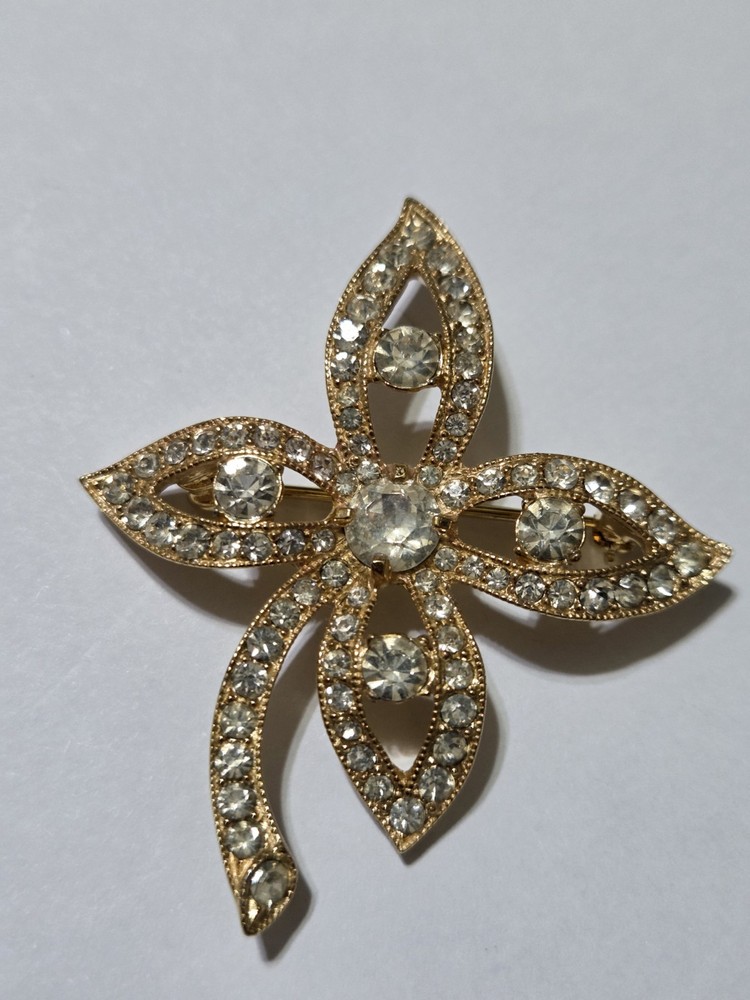 Vintage (1940s) Eisenberg Flower Shaped Rhinestone Floral Brooch/Pin