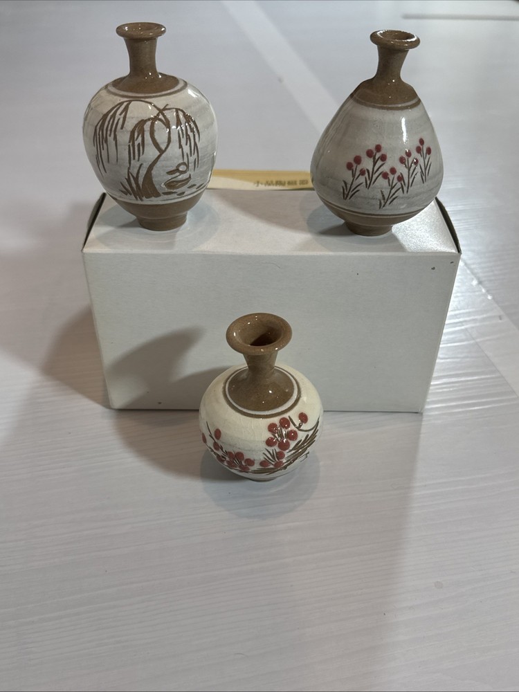 Set of 3 Ceramic Buncheong Vases Korean Glaze Stoneware Delicate Floral Design