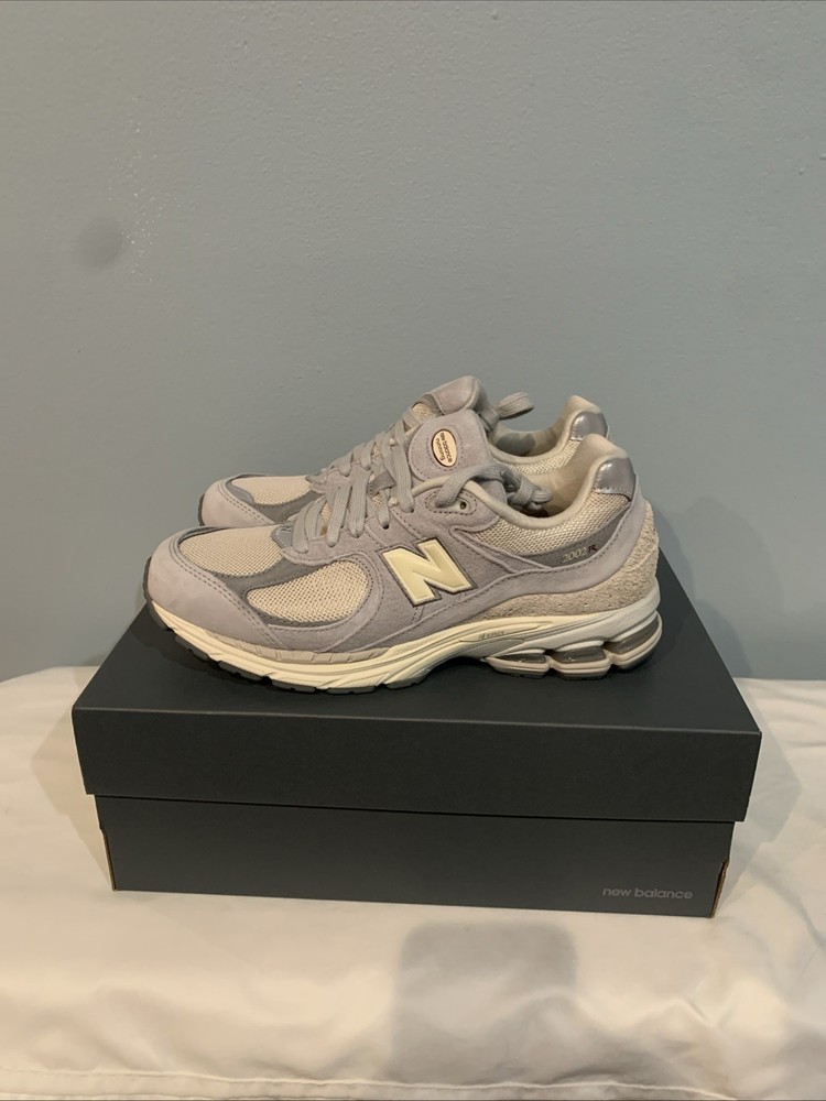 New Balance 2022R Lunar New Year Concrete Men’s US Size 8.5 M2002RLN