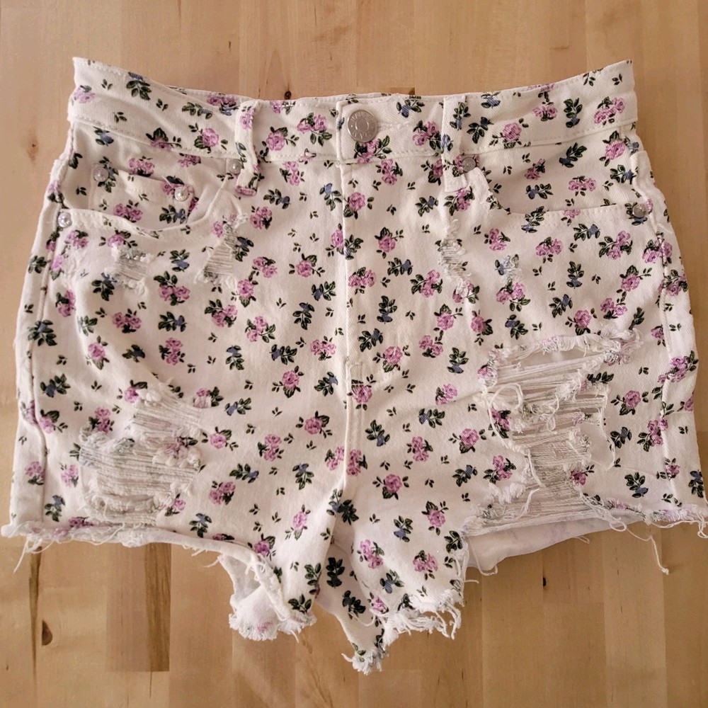 Juniors High Rise Jean Shorts with Frayed Hem Floral Distressd Size 7 Cottage