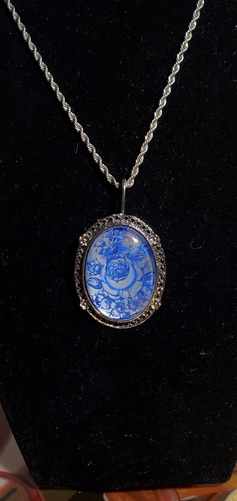 Vintage flower pendant necklace blue 24