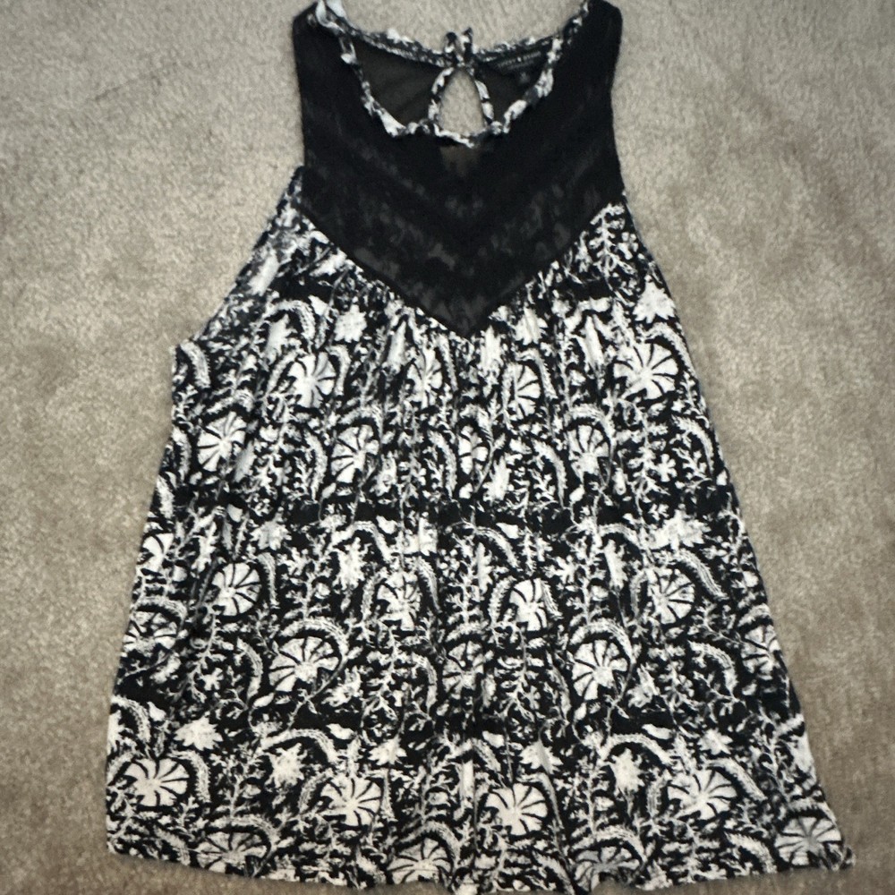 Lucky Brand Women's Black/White Floral Sleeveless V-Neck Keyhole Tank Top M