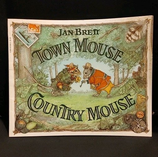 Town Mouse Country Mouse Paperback Jan Brett
