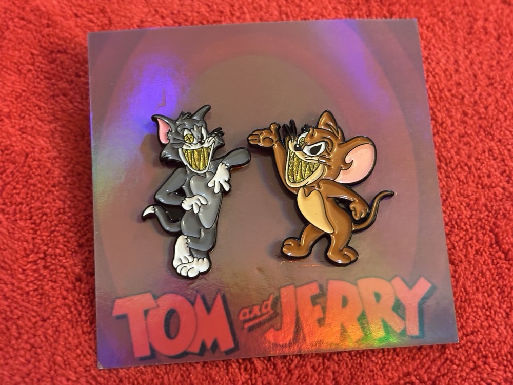 Tom and Jerry Scare Bear Hat Pin Set Warner Bros Looney Tunes
