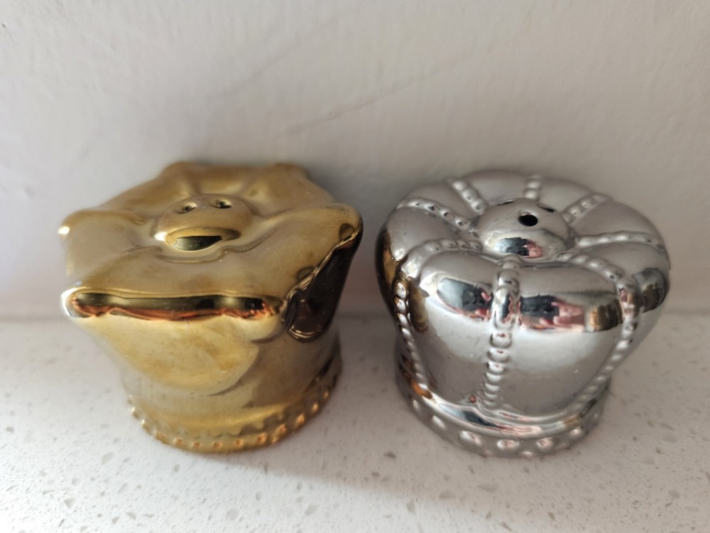 Cracker Barrel Mini Silver And Gold Crowns Salt And Pepper Shaker Set New