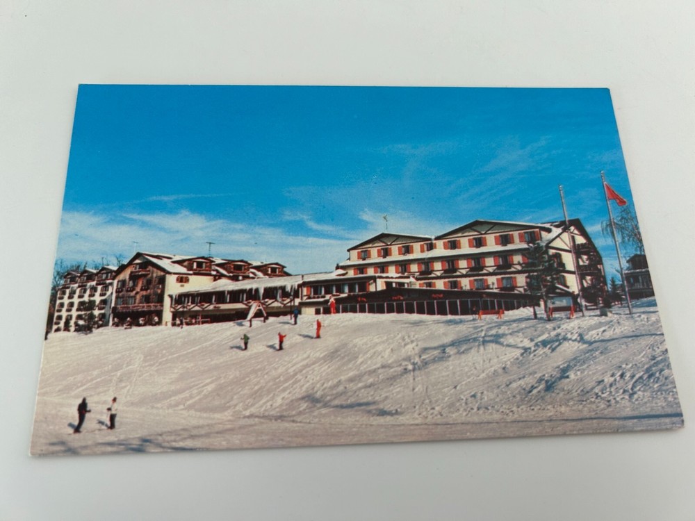 Skiers at Chestnut Mountain Lodge Galena Illinois Postcard