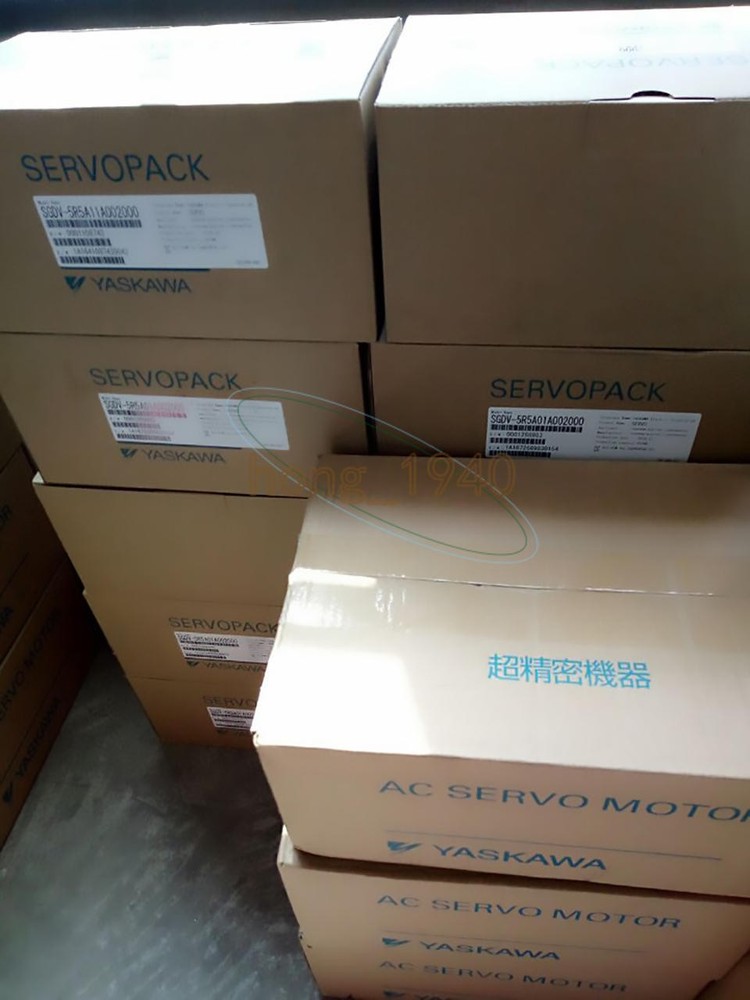 One New Yaskawa Servo Motor Sgmps-04Aca41