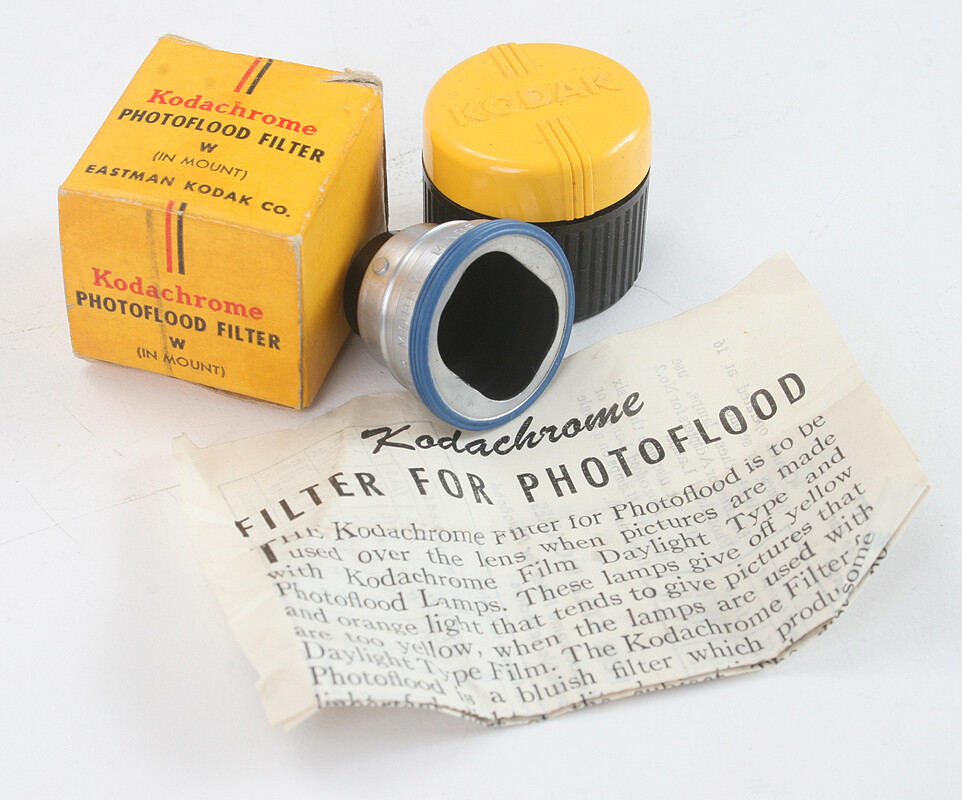KODAK KODACHROME PHOTOFLOOD FILTER W MOUNT, BOXED, CLOUDY/176827