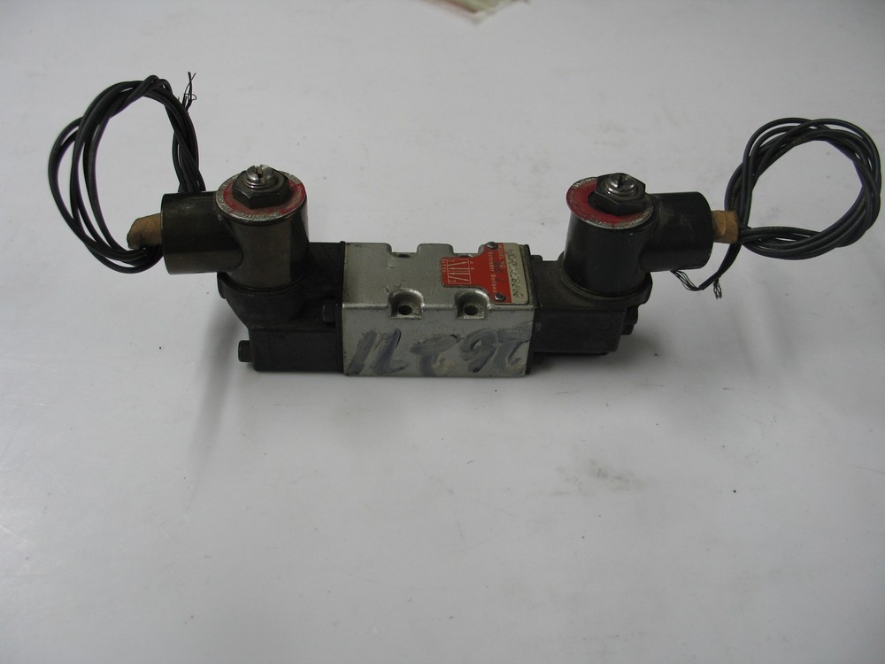Schrader Bellows M2302423053 Dual Solenoid Valve 5W/3P? Subplate Mnt 120V Q0158