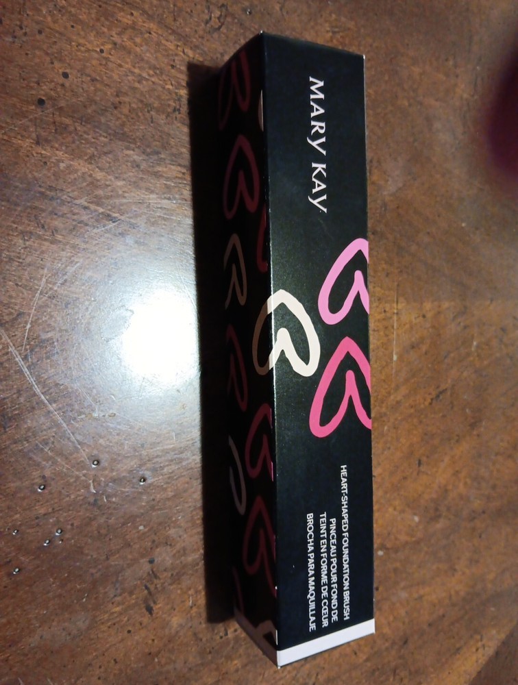Mary Kay Liquid Foundation Limited Edition Heart Shape Brush-New