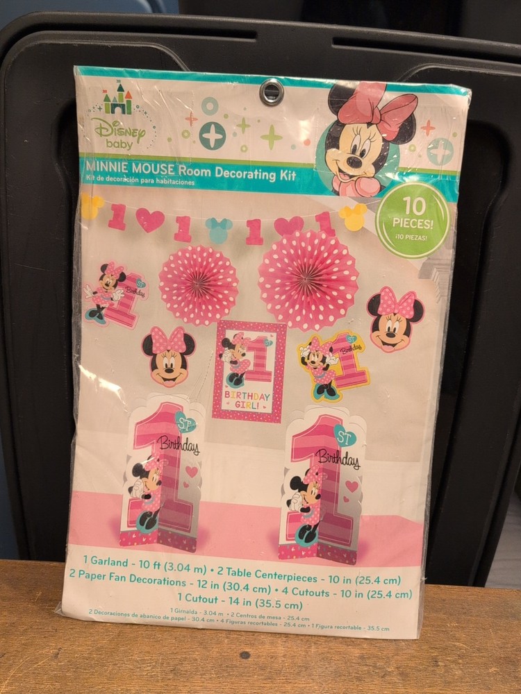 1st Birthday Minnie Mouse Room Decorating Kit 10 piece Party Supplies New!!!