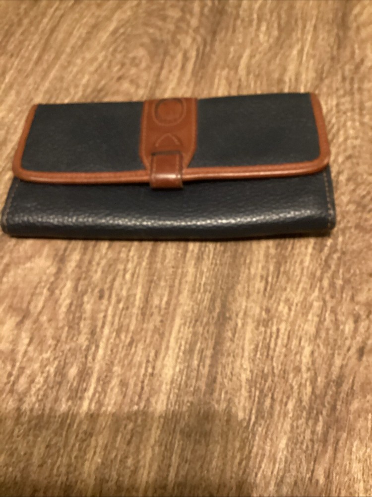 Vintage Liz Claiborne pebble black leather Brown Piping Three Fold Wallet