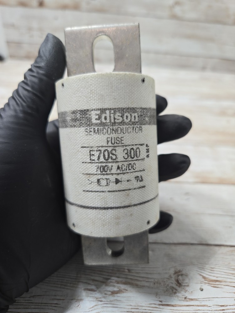 Edison E70S300 Semiconductor Fuse 700V AC/DC, 300A