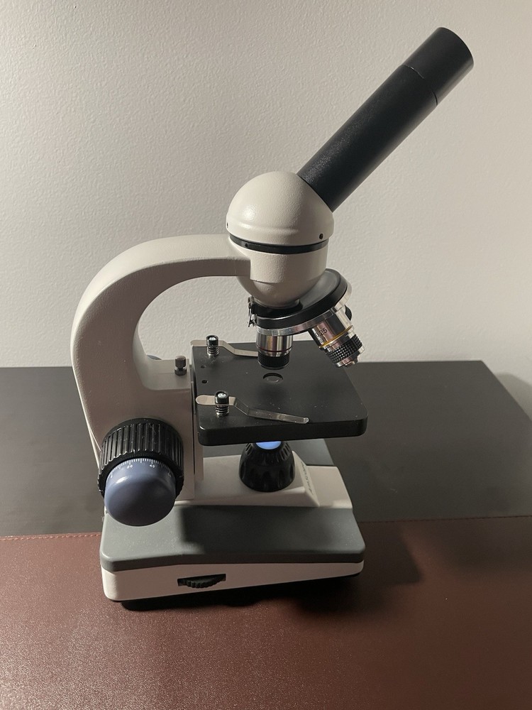 AmScope M150C 40x-1000x Portable Student Compound Microscope