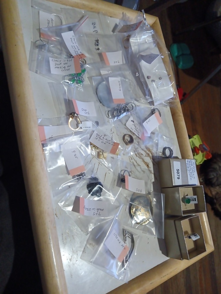Mixed Lot Of Scrap Silver And Gold Read Info