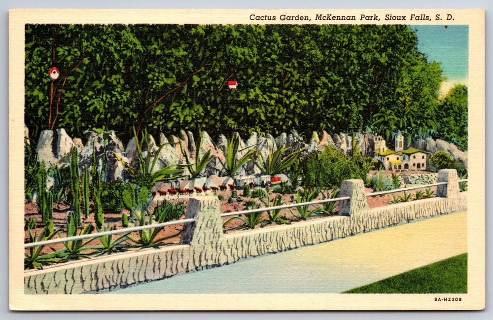 Sioux Falls South Dakota~Cactus Garden @ McKennan Park~Vintage Linen Postcard