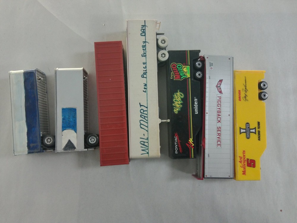 Grab Bags #5-066 HO Containers and Trailers (Set of 7 Various)