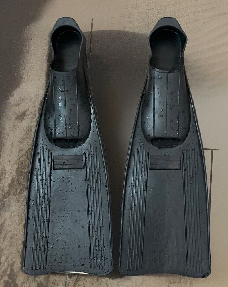 Intex Fins Full Foot  Snorkel Swim Recreation Flippers Black Mens Size US 8 - 11