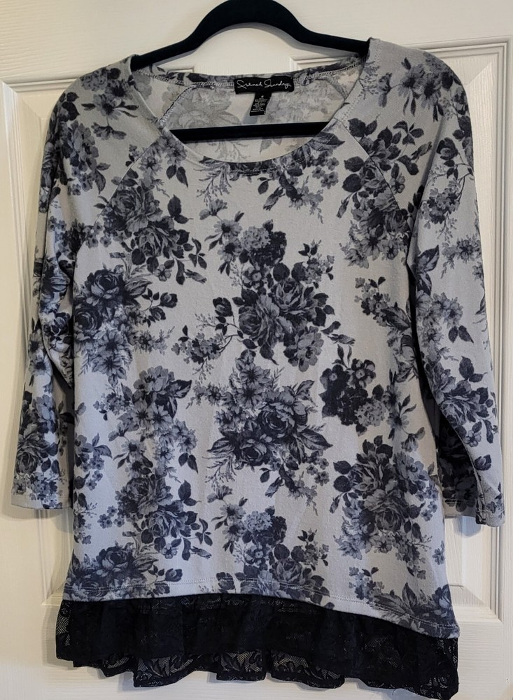 Womens Floral “French Laundry” Long Sleeve Shirt Small Black And White Sweater