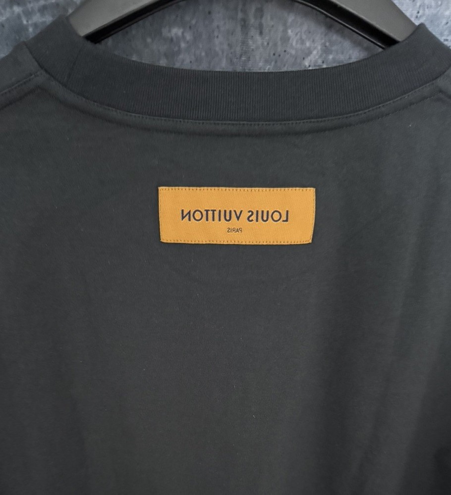 Men’s Louis Vuitton Inside Out Puff Logo Tee Black LV Reverse Back Patch Italy