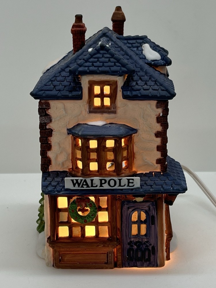 Dept 56 Walpole Tailors Heritage Village Retired 1988 Mint Condition 5926-9