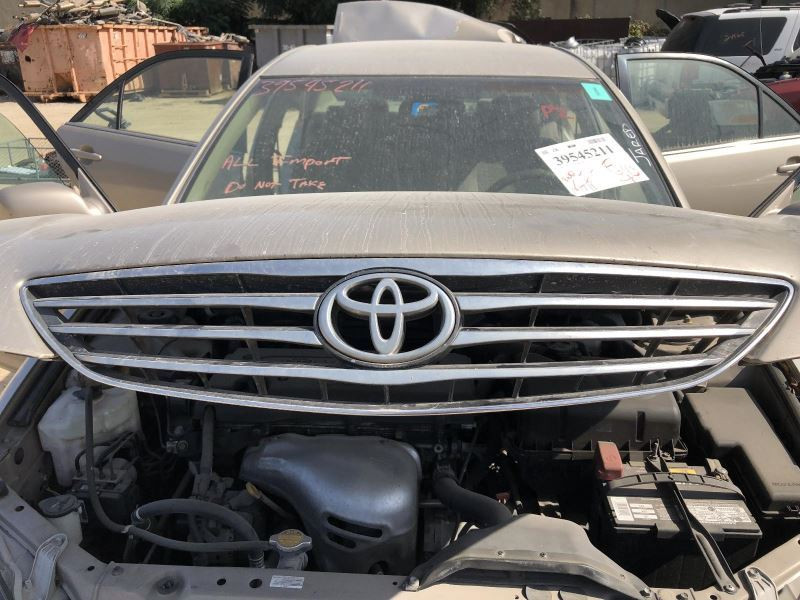 Grille Upper Le Chrome Trim Fits 05-06 CAMRY 880896