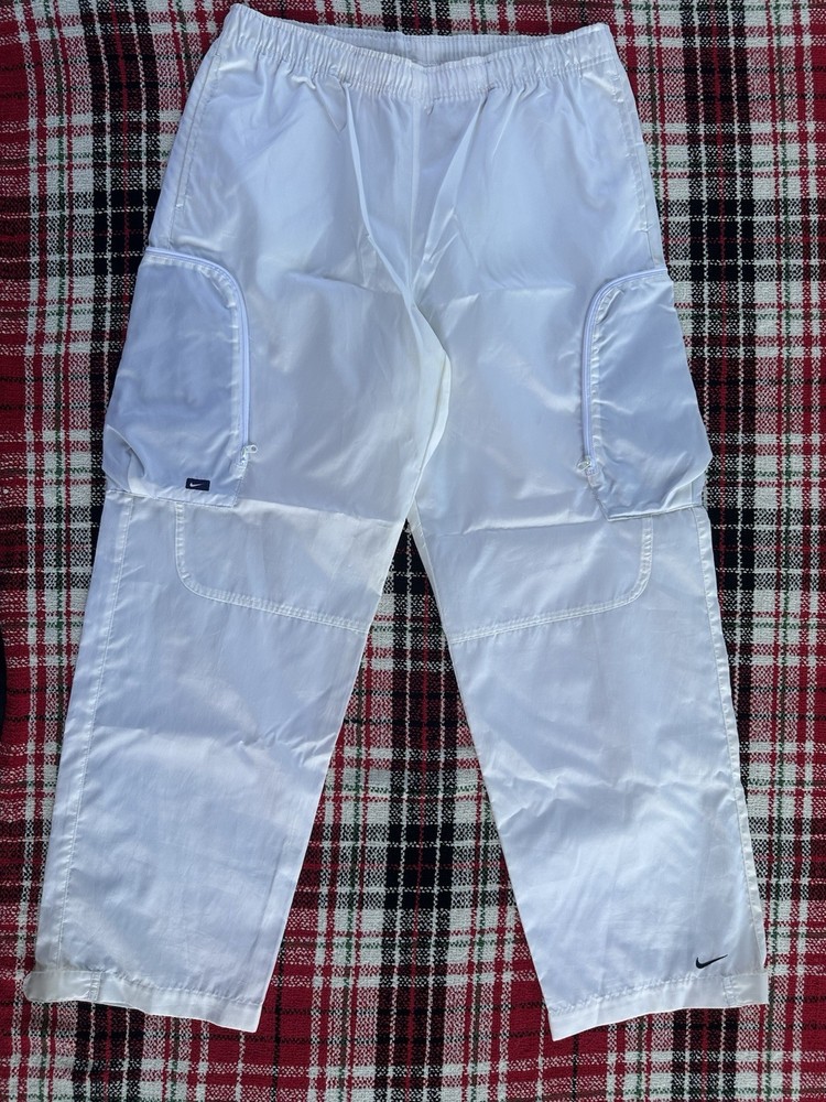 Vintage ‘90 white Nike cargo parachute pants Men’s Size M 100% Nylon