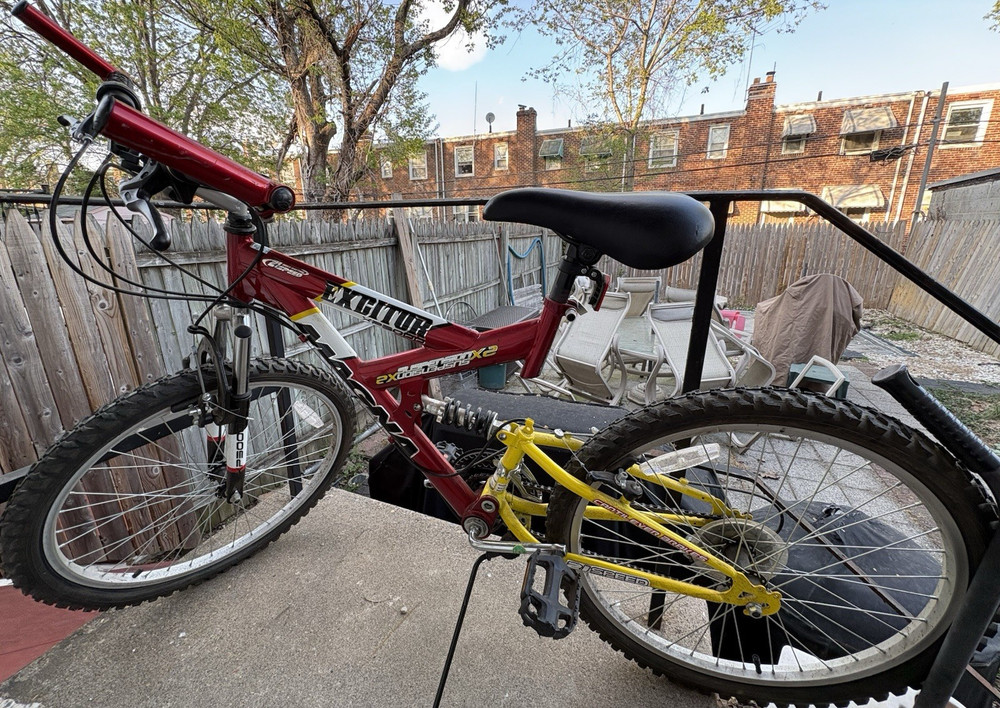 Schwinn Sidewinder 26in Mountain Bike 18-Speed Front Suspension Steel Red