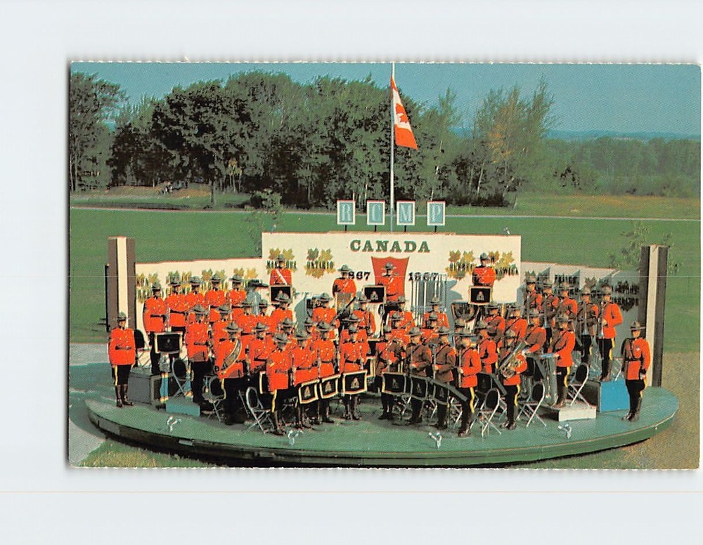 Postcard Royal Canadian Mounted Police Canada