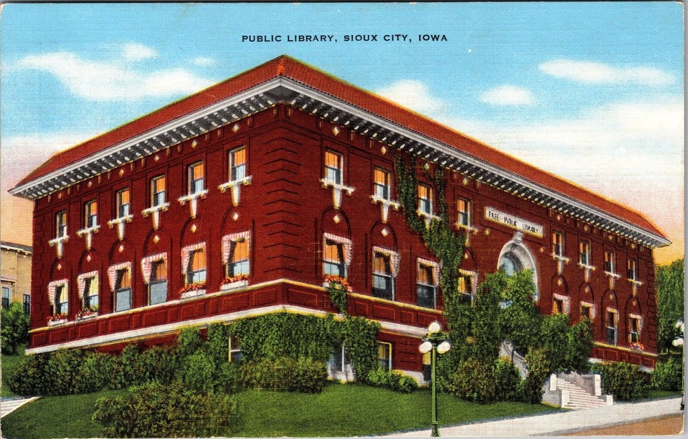 Sioux City IA-Iowa, Public Library, Exterior, Vintage Postcard