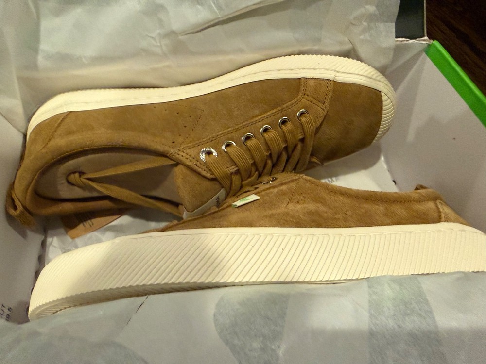 Cariuma OCA Low Camel Suede Sneaker 9 (41.5)