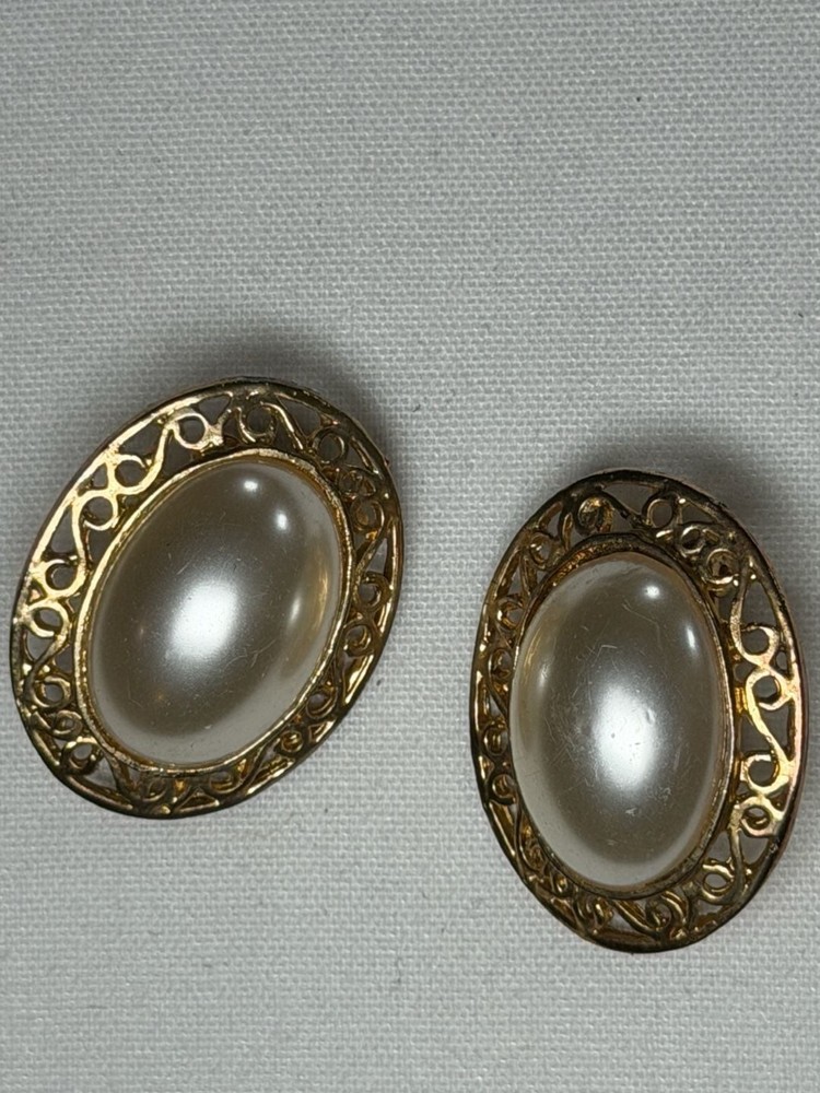 Vintage Gold Tone Faux Pearl Oval Clip On Earrings Filigree Openwork Unsigned