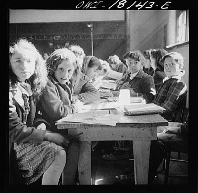 Photo:Questa New Mexico 1940s Grade School Children Classroom
