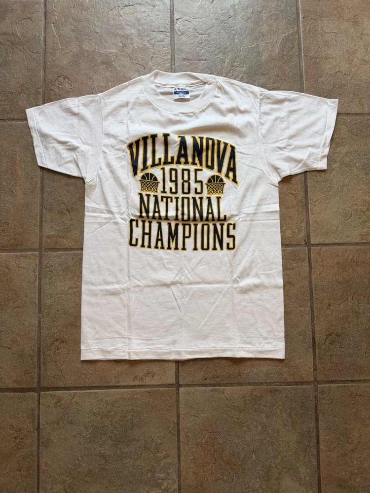 Vintage Villanova University basketall 1985 NCAA National Champions t-shirt M