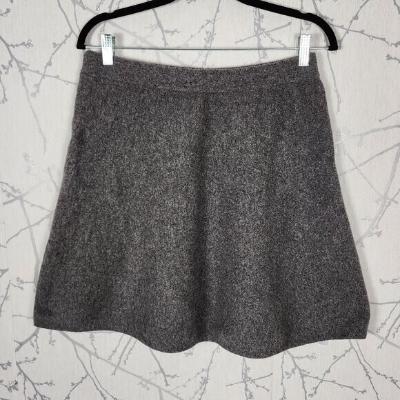Tahari Gray 91% Wool Flowy Mini Skirt Cozy Preppy Style Women Size M