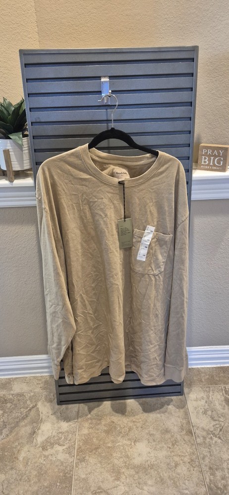 Goodfellow & Co Mens Novelty Long Sleeve Crewneck Tee in Gold
