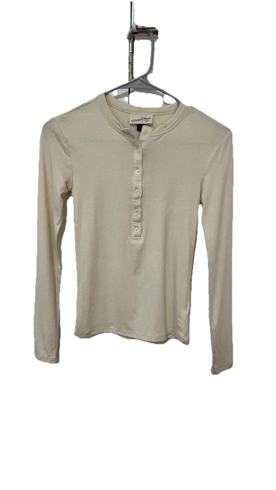 Universal Thread Beige Solid Henley Long Sleeve Knit Rayon Blend Stretch Top