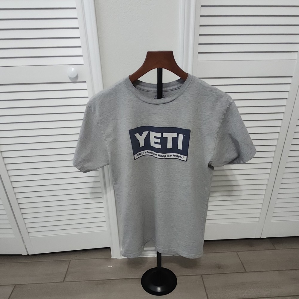 YETI Men's Gray Graphic Print Logo Cotton Knit Crew Neck T-Shirt Short Sleeve M